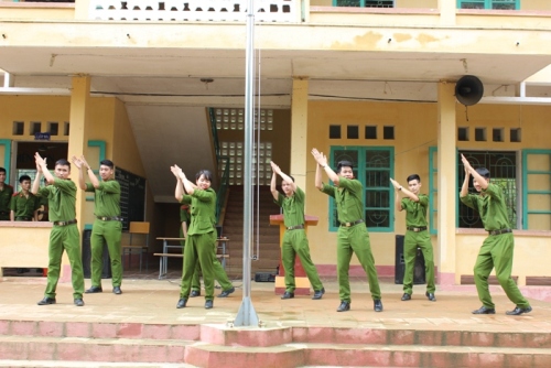 Tiết mục nhảy dân vũ sôi động của sinh viên cảnh sát